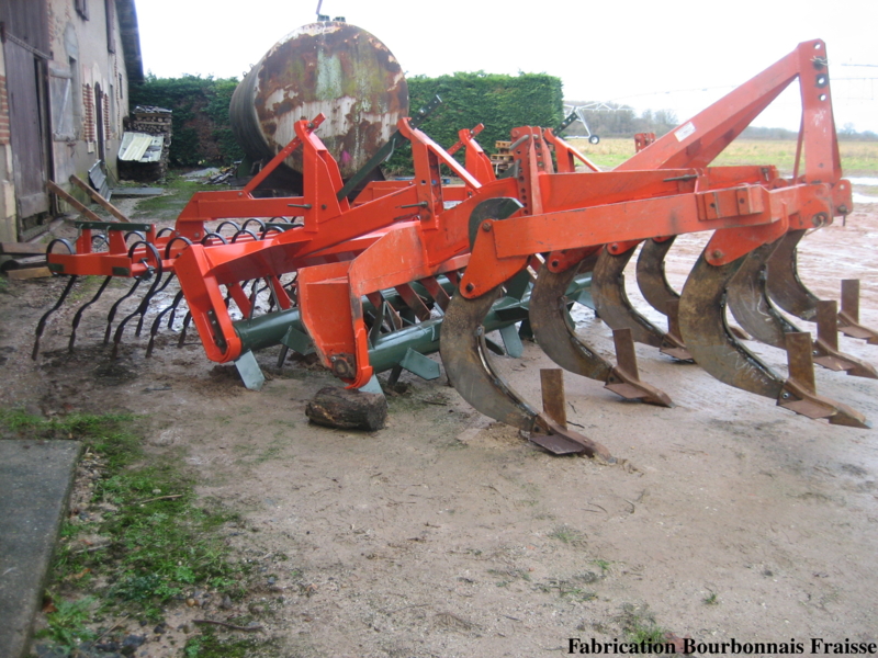 Décompacteur (avec 2 rouleaux mélangeurs et une herse niveleuse)